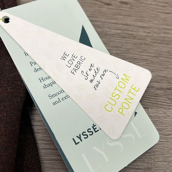 Lysse Women’s signature center seam brown leggings- NWT size small - Picture 6 of 12